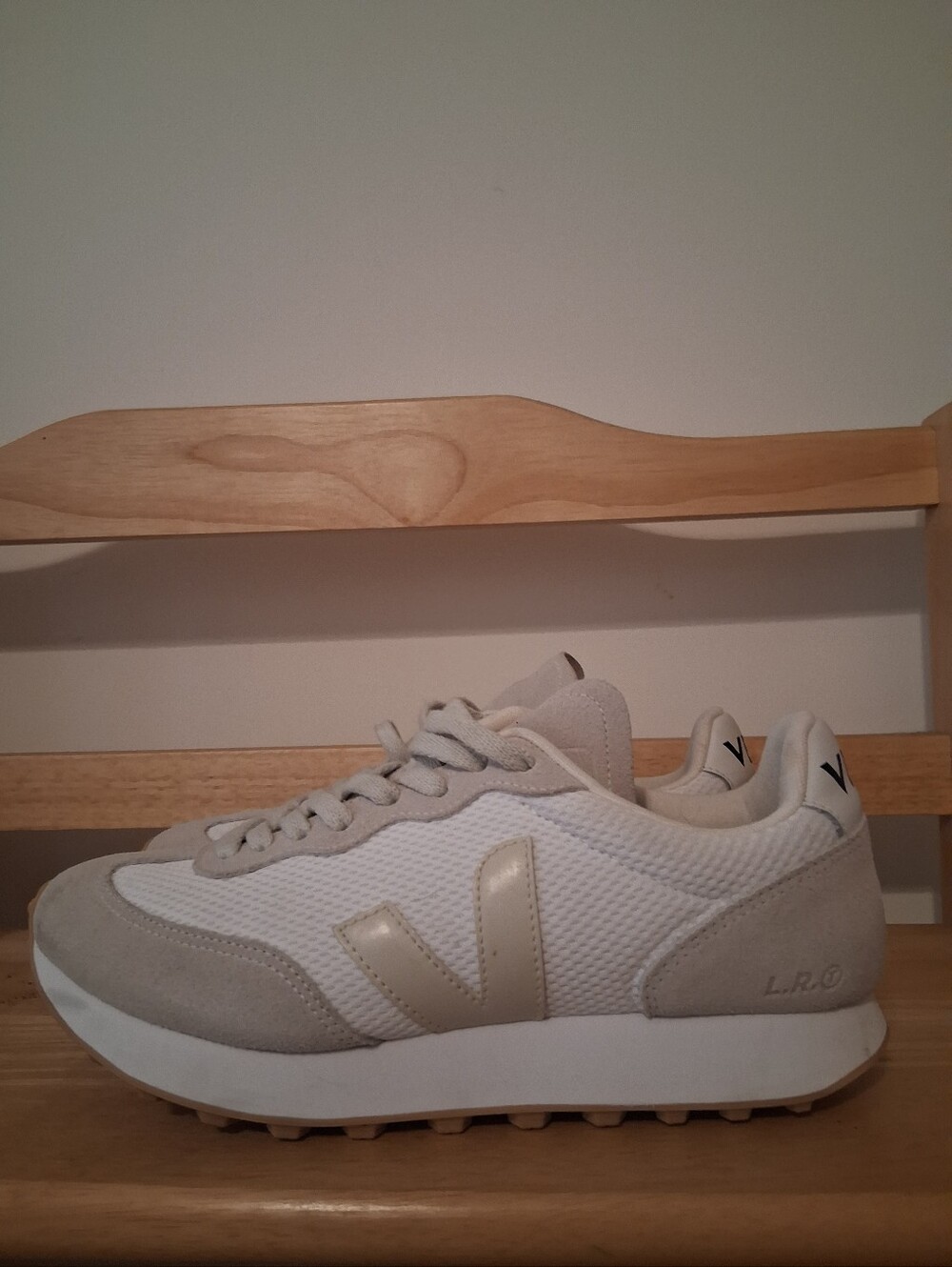 Veja White/cream Sneakers